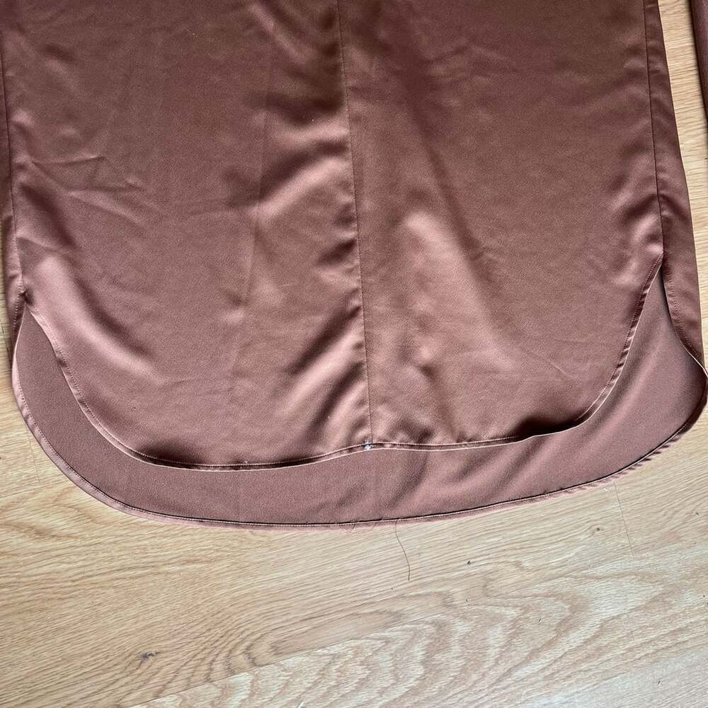 Lysse New York Satin V-Neck Long Sleeve Blouse Size XL Brown - Picture 2 of 9